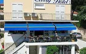 Carry Hotel